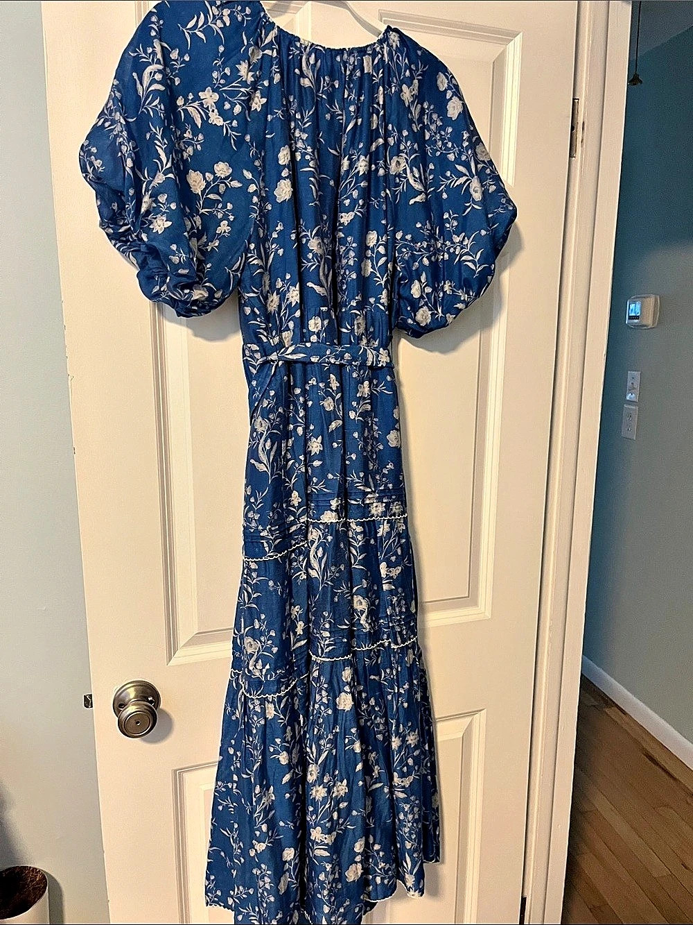 Tuckernuck Floral Maxi Dress in Blue & White Size Large Like New